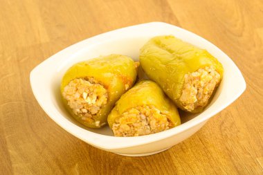 Çan Bulgar biberi doldurulmuş et ve pirinç