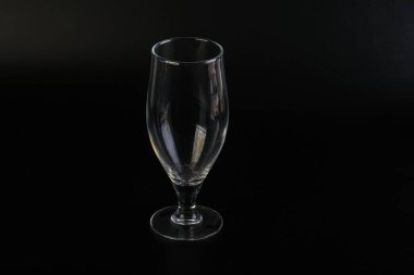 Asma ya da su için boş bardak