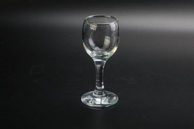 Asma ya da su için boş bardak