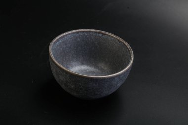 Mutfak için renkli boş kase izole