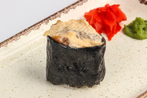Sushi Japonés Gunkan Con Anguila Salsa Picante — Foto de Stock