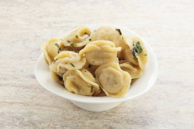 Rus köfteleri et ve tereyağlı.