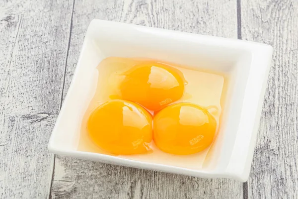 調理用のボウルに鶏の卵 — ストック写真