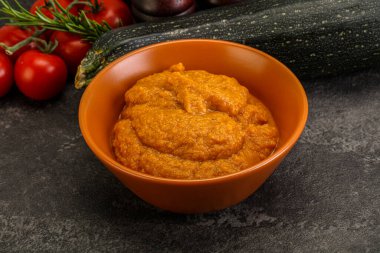 Vejetaryen mutfağı - Ot ve baharatlı kabak püresi