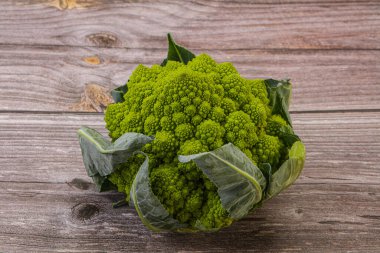 Lezzetli vegan organik yiyecekler - Romanesco lahanası
