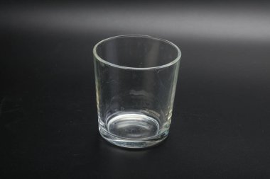 Asma ya da su için boş bardak