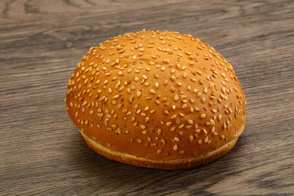 Pão Hambúrguer Fresco Com Sementes Gergelim — Fotografia de Stock