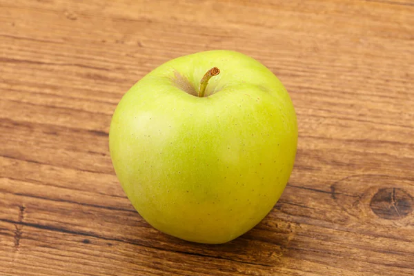 Ripe Sweet Green Tasty Apple — Stock Photo, Image