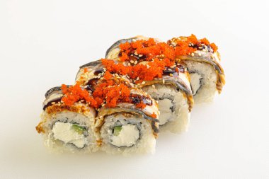 Japon geleneksel rulosu, yılan balığı, nori ve pilav.