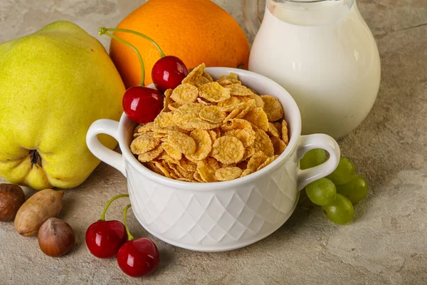 Frühstück Mit Cornflakes Früchten Und Milch — Stockfoto