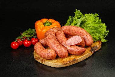 Kıyma ve sosisli, doğal et sosisleri.