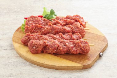 Çiğ et kebabı ızgara için kıyma.