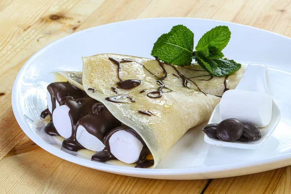 Pancake Marshmallow Liquid Chocolate — Stock Photo, Image