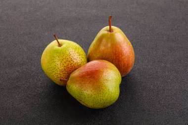 Tatlı olgun ve sulu armut alabalığı