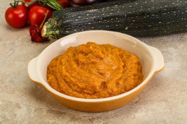 Vejetaryen mutfağı - Ot ve baharatlı kabak püresi