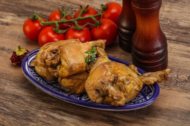 Tatlı ve baharatlı soslu tavşan yahnisi.