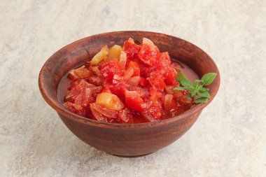 Sebzeli Macaristan vejetaryen Lecho atıştırması