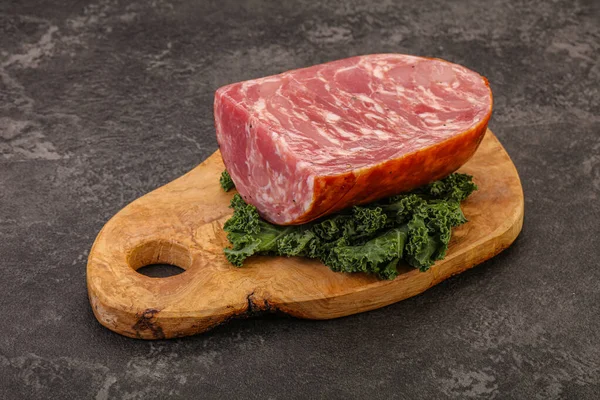 Sabroso Trozo Jamón Carne Sobre Tablero —  Fotos de Stock