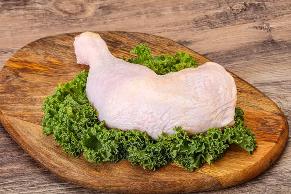 Surowe Niegotowane Udko Kurczaka Gotowania — Zdjęcie stockowe