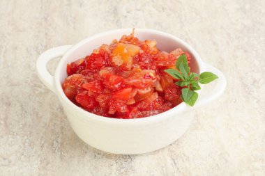 Sebzeli Macaristan vejetaryen Lecho atıştırması