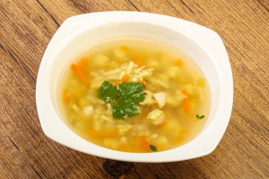 Havuçlu ve patatesli lezzetli tavuk çorbası