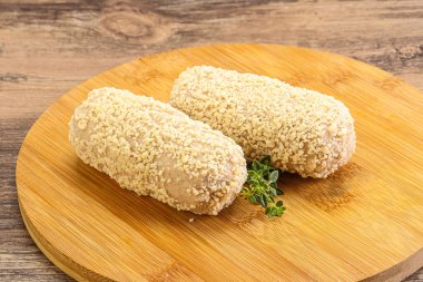 Fırında pişmemiş tavuk pirzolası.