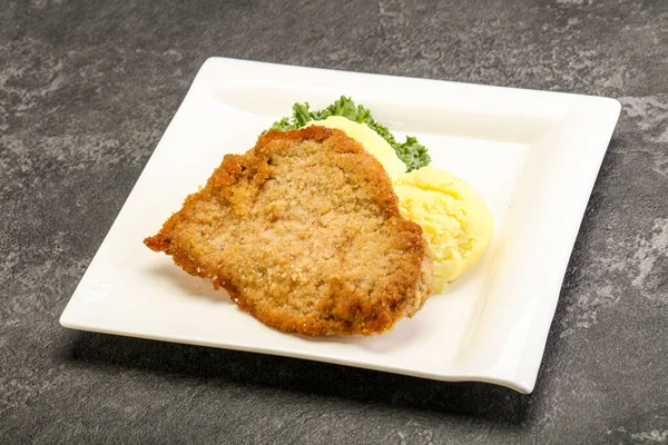 Krokante Kipfilet Schnitzel Met Aardappelpuree — Stockfoto