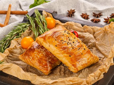 Et ve baharatlı Asya geleneksel pastası