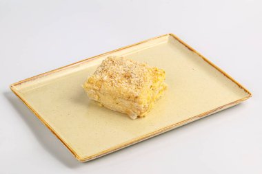 Nefis geleneksel Napolyon kremalı kek.