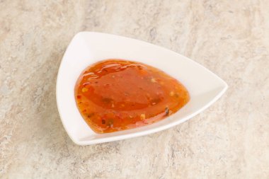 Asya tatlı ve ekşi sosu kasede