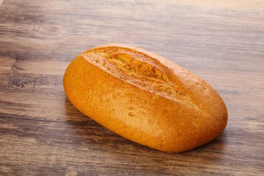 Ev yapımı beyaz ekmek, izole edilmiş.
