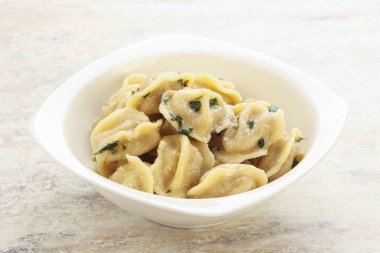 Rus köfteleri et ve tereyağlı.