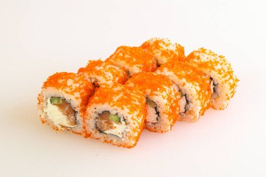 Somon, nori ve pirinçli geleneksel Japon dürümü.