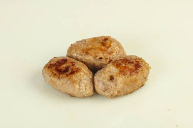 Ev yapımı pirzola ve kıyma.