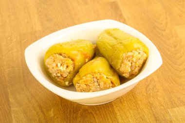 Çan Bulgar biberi doldurulmuş et ve pirinç
