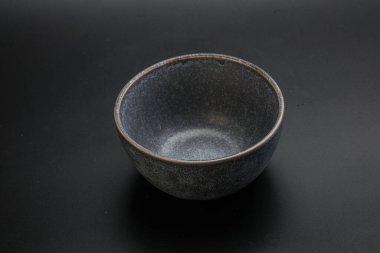 Mutfak için renkli boş kase izole