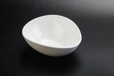 Siyahın üzerine servis için beyaz leke.