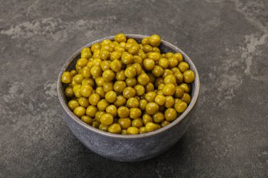 Kasede marine edilmiş taze bezelye