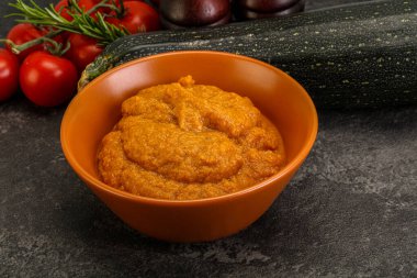 Vejetaryen mutfağı - Ot ve baharatlı kabak püresi