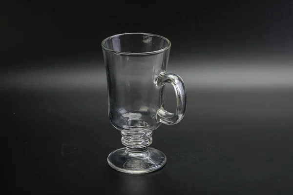 空杯子 用于隔离的饮料 — 图库照片