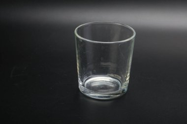 Asma ya da su için boş bardak