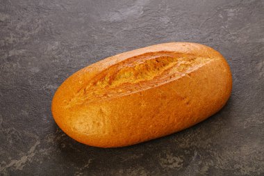 Ev yapımı beyaz ekmek, izole edilmiş.