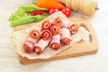 Kahvaltıda leziz pastırma dilimi.