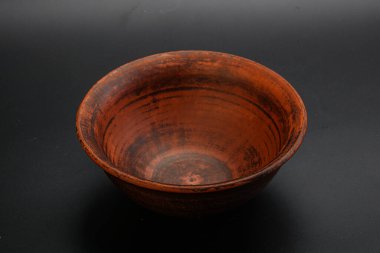 Mutfak için renkli boş kase izole