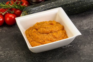 Vejetaryen mutfağı - Ot ve baharatlı kabak püresi