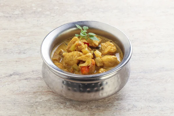 Gelbes Thai Curry Mit Huhn Und Gemüse — Stockfoto