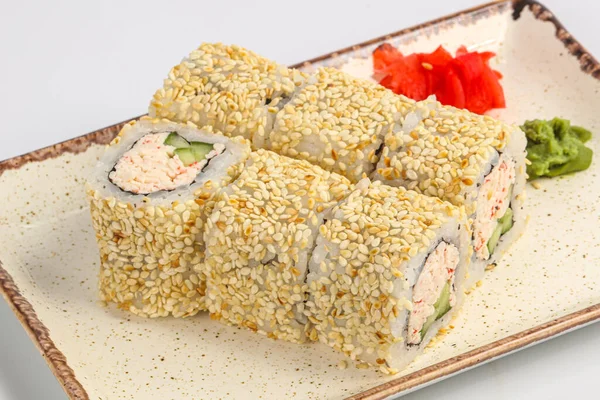Cozinha Japonesa Sushi Roll Com Caranguejo Surimi — Fotografia de Stock