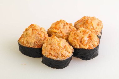 Balık ve soslu geleneksel Japon ekmeği.