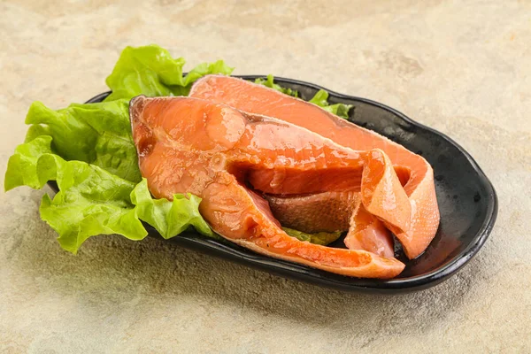 Two Pink Salmon Fish Steak Served Salad Leaves — Stock Photo, Image