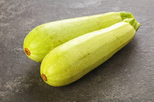 Zwei Junge Saftige Zucchini Zum Kochen — Stockfoto